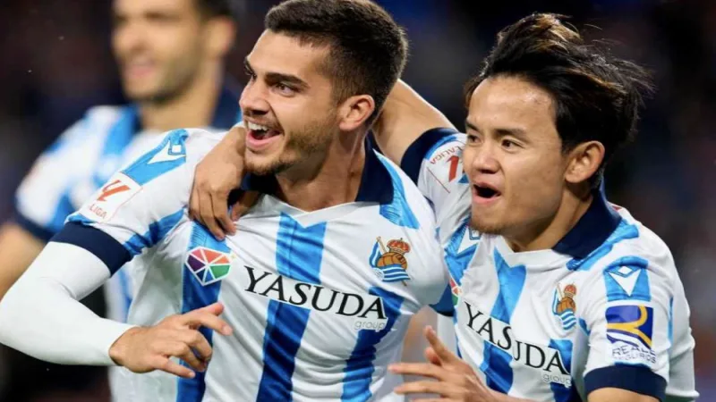 Real Sociedad có lợi thế sân nhà cùng phong độ ổn định hơn