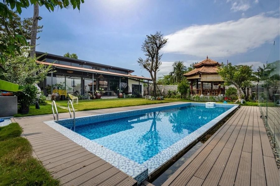 Bề bơi gia đình kích thước vừa