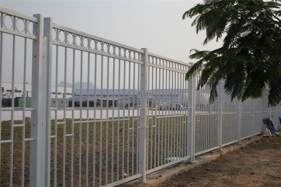 Hàng rào lắp ghép bằng kim loại
