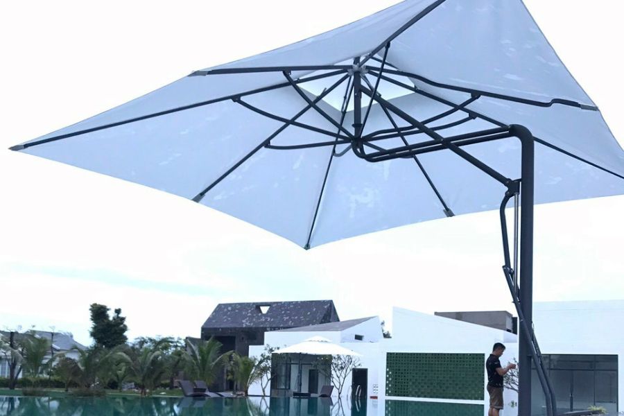 Mẫu mái hiên di động có thể gấp gọn mái lại để không gian trống thoáng đãng hơn