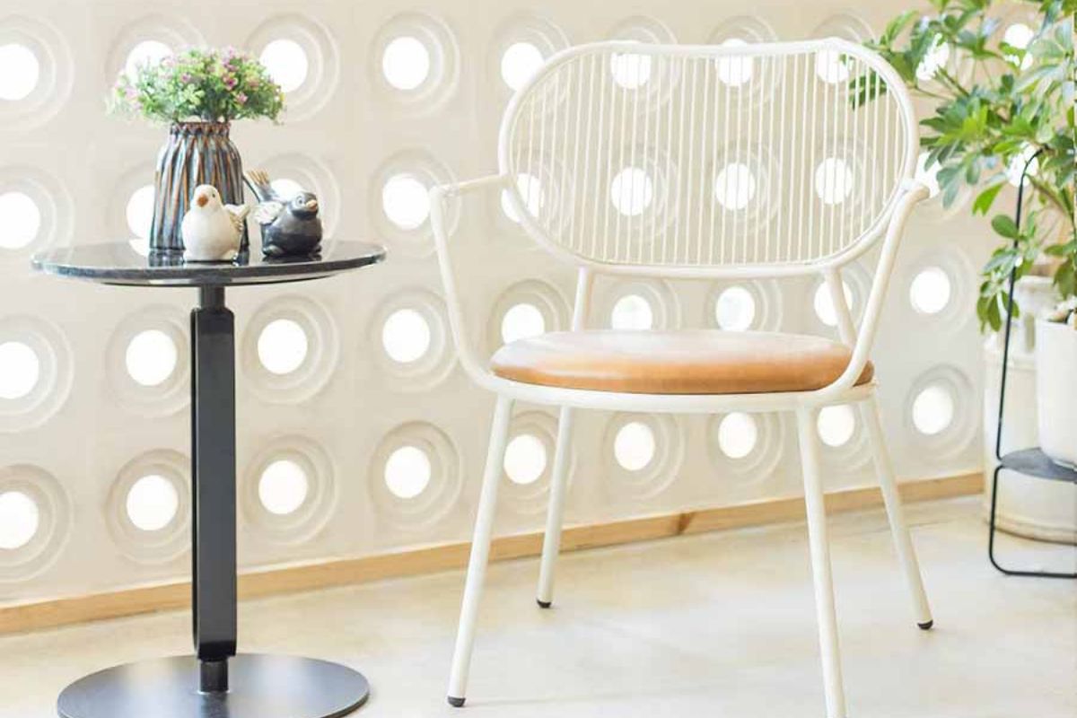 Mẫu bàn ghế sân vườn hiện đại