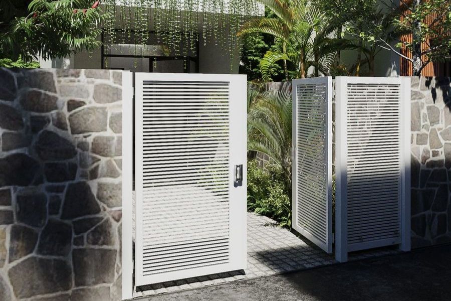 Cổng sắt màu trắng đơn giản