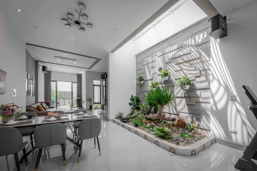 Hòn non bộ kết hợp giếng trời nhiều ánh sáng