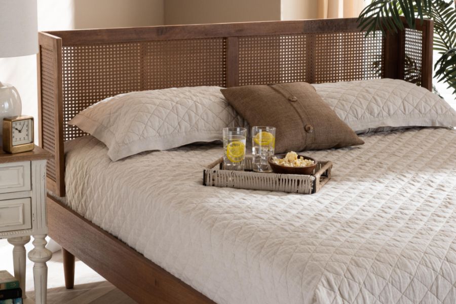 Giường gỗ kết hợp mây tre