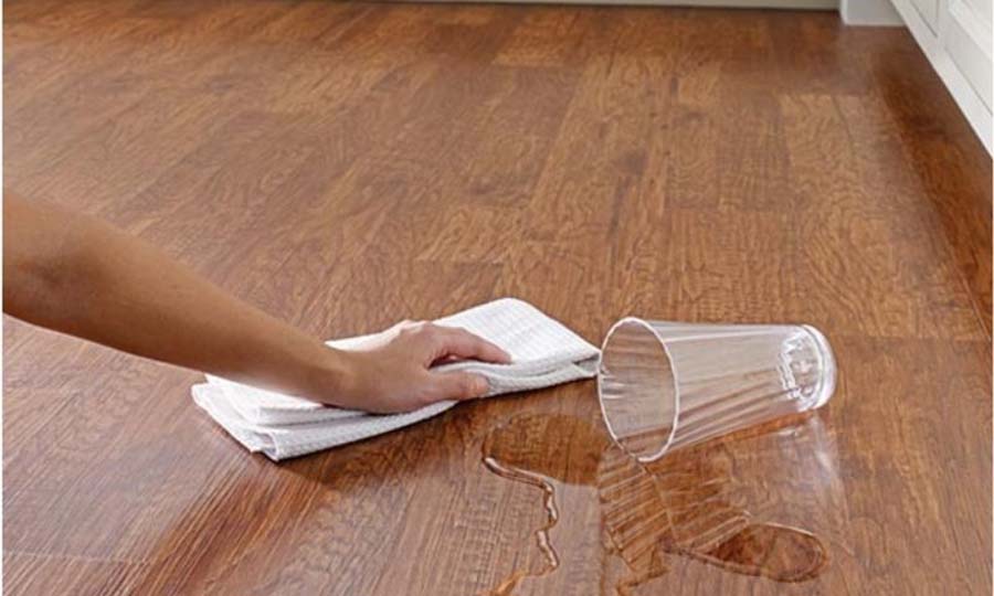 xử lý sàn gỗ công nghiệp bị thấm nước