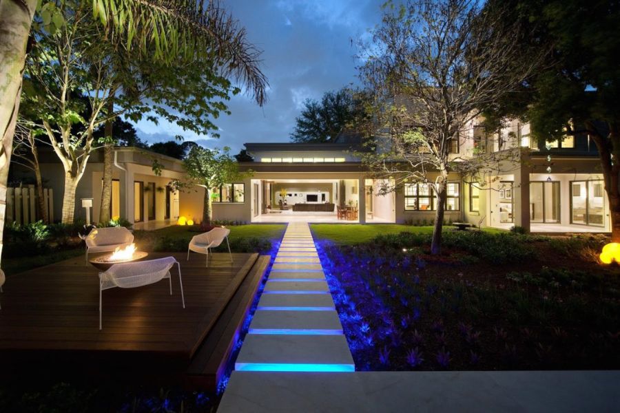 Mẫu sân vườn đpẹ vào buổi tối