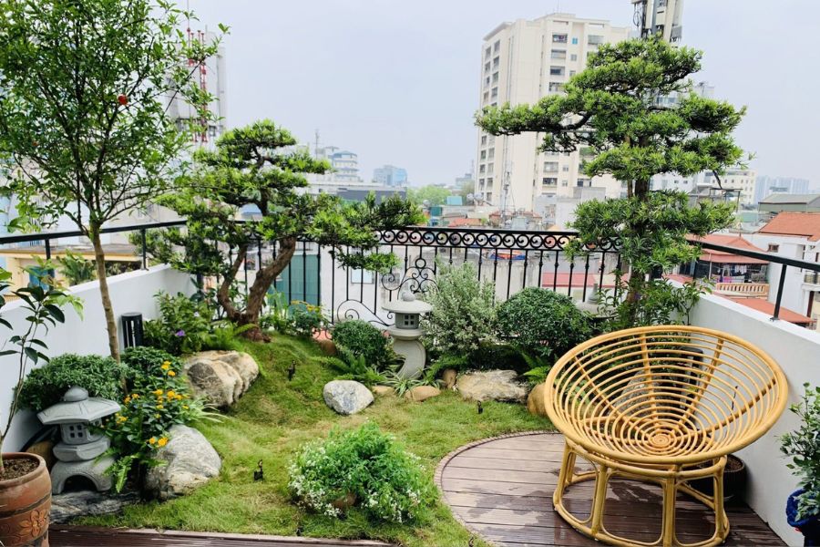 Sân vườn nhỏ trên sân thượng