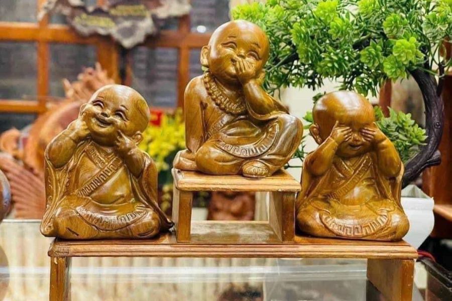 Tượng trang trí bằng gỗ bách xanh